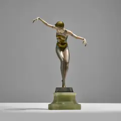 Ferdinand Preiss, Cabaret Girl, Bronze patiné, ivoire et onyx