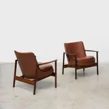 Ib Kofod-Larsen, Paire de fauteuils