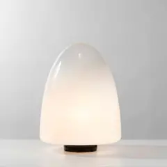 Giusto Toso, Lampe à poser Ebe, An 'Ebe' table lamp in glass and lacquered metal by Giusto Toso designed in 1972 and edited by Leucos
