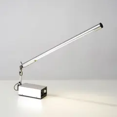Gerald Abramowitz, Lampe de table Mark 2, Aluminium anodisé et acier peint