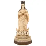 Virgen Inmaculada, ORIGEN HISPANO-FILIPINO, SIGLO XVIII, Talla en marfil con alma de madera detalles entintados y dorados, con corona de plata ley 0.925 y base de madera emplacada en marfil esgrafiado y entintado