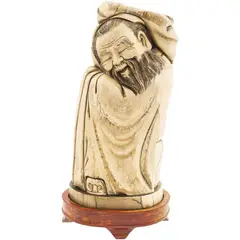 Li Bai Dormitando*, CHINA, CA., 1900, Talla en marfil esgrafiado y entintado con base de madera tallada