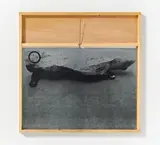Joseph Beuys, Ein-Stein-Zeit. 1984. Ex. 422/500, 1980, Serigrafie Zinkplatte mit angelötetem Draht