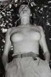 Helmut Newton, Henrietta in my backyard, Ramatuelle