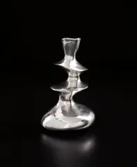 Hiroshi Suzuki, Vase, 2002, Hammer-raised and chased fine silver