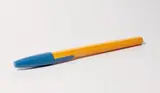 Luis Miguel Suro, Pluma Bic Punto Fino (Serie Plagios Cotidianos), 1998, glazed ceramic