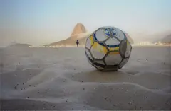 André Cypriano, Sugar Loaf Ball, 2011/2012, digital chromogenic print, Diasec-mounted