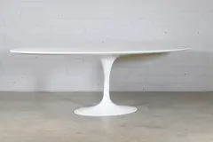 Eero Saarinen, 'Tulip' table