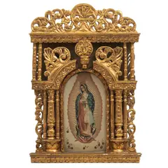 Virgen de Guadalupe, MÉXICO, SIGLO XX, Óleo sobre madera; marco tipo nicho, acabado dorado