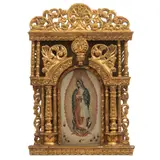 Virgen de Guadalupe, MÉXICO, SIGLO XX, Óleo sobre madera; marco tipo nicho, acabado dorado