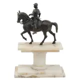 PRINCIPIOS DEL SIGLO XX by Estatua Ecuestre de Bartolomeo Colleoni*, Bronce, patinado en color marrón; zócalo de alabastro (restaurado), offered Sep 2024
