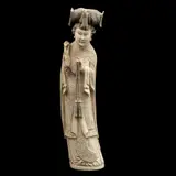 Dama Con Cetro, CHINA, SIGLO XX, Talla en marfil, decoración esgrafiada, tinta negra