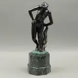 Baño de Venus, SIGLO XX, Bronce, patinado en color marrón y verde; base de mármol veteado
