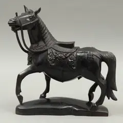 Caballo Enjaezado, BALI, SIGLO XX, Talla en madera, acabado entintado