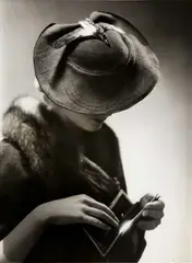 Else Ernestine Neuländer-Simon, Paula Schwarz, Berlin 1934-35, 1934, photograph