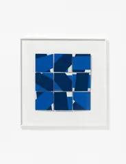 Christian Megert, Ohne Titel, 1963, 19-teiliges Spiegelrelief auf schwarzlackiertem Holz, in Objektkasten.