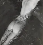 Louise Dahl-Wolfe, Nude in the Water