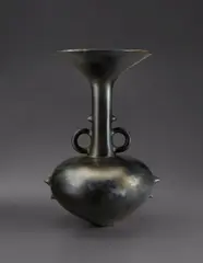 Magdalene Odundo, Vessel, 1991, Burnished and carbonized terracotta