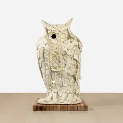 Thomas Houseago, Standing Owl I, 2012, plaster, hemp and iron rebar, on artist's wooden plinth
