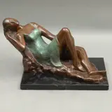 Mujer Recostada, MÉXICO, SIGLO XX, Bronce, patinado en color verde y marrón