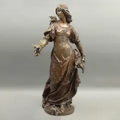 Dama Con Aves*, FRANCIA, PRINCIPIOS DEL SIGLO XX, Bronce, patinado color marrón y detalles de policromía; adaptable a lámpara