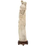 Sabio Oriental, CHINA, SIGLO XX, Talla en marfil con detalles entintados y base de madera