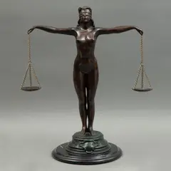 Ricardo Ponzanelli, LA JUSTICIA, Bronce, patinado en color verde y marrón; base de mármol negro
