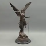 Victoria Alada*, MÉXICO, SIGLO XX, Bronce, patinado en color marrón; con base de mármol negro (fracturada)