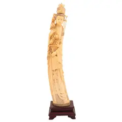Guan Yin, CHINA, SIGLO XX, Talla en marfil con detalles entintados y base de madera