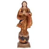 Virgen de la Inmaculada Concepción, MÉXICO, SIGLO XVIII, Talla en marfil con detalles entintados y madera dorada y policromada