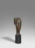Amedeo Modigliani, Tête de jeune fille à la frange, Bronze