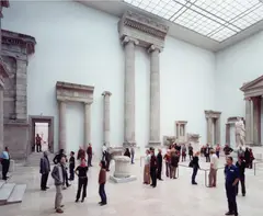 Thomas Struth, Pergamon Museum III, Berlin, 2001, c-print face-mounted to Plexiglas, in artist's frame