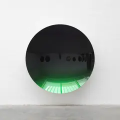 Anish Kapoor, Mirror (Organic Green to Dark Purple), 2016, aluminium and lacquer