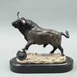Emilio Fuentes, TORO (PISANDO SOMBRERO)