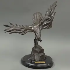 Sophia, SIGLO XX, Bronce, patinado en color gris; base de mármol negro, con placa conmemorativa