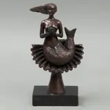 Sergio Bustamante, ES MEJOR FRENTE AL MAR, Bronce, patinado en color marrón