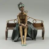 Mujer En Banca, SIGLO XX, Bronce, patinado en color verde y oro