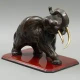 Elefante, SIGLO XX, Bronce, patinado en color marrón; base de madera