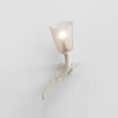 Wall light by Seguso, circa 1945, Torchon lattimo glass with gold leaf, lattimo glass with gold leaf, clear glass with gold leaf, battuto glass, brass, sold Nov 2025