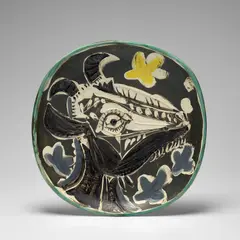 Pablo Picasso, Tête de chèvre en profil (Goat's Head in Profile) (A.R. 151), 1952, White earthenware round dish painted in colours with partial brushed glaze