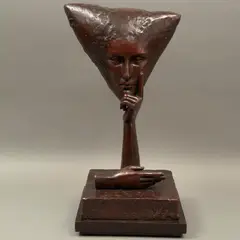 Sergio Bustamante, LA MIRADA II, Bronce, patinado en color marrón; base de madera