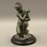 Gino Ruggeri, EL BAÑO DE VENUS*, Bronce, patinado en color verde; base de mármol negro