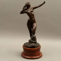 Juan Fernando Olaguíbel, DIANA CAZADORA*, Bronce, patinada en color marrón, base de madera