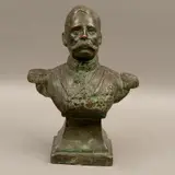 SIGLO XX by Busto del Gral. Porfirio Díaz, Bronce, patinado en color verde, offered Sep 2023