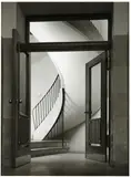 Karl Hugo Schmölz, Klinik in der Königstr. 37, Eingangstüre mit Treppenaufgang