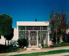 Catherine Opie, House #7 (Beverly Hills), 1995, Chromogenic print, mounted