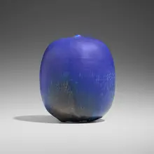 Toshiko Takaezu, Closed Form (with rattle), 2005, glazed porcelain