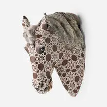 Joana Vasconcelos, Braque, 2012, painted and glazed Rafael Bordalo Pinheiro faience and handmade crochet