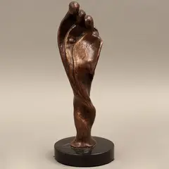 FAMILIA by Elisa Agami, Bronce, patinado en color marrón; base de mármol negro, offered Sep 2023