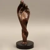 Elisa Agami, FAMILIA, Bronce, patinado en color marrón; base de mármol negro